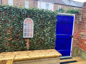 Stay Near York Racecourse At The Victoria - Free Parking - York Holiday Home