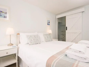 Lily Cottage