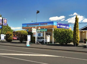 Woodbourne Tavern & Motel