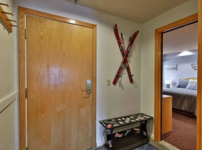 Beautiful 2 Bedroom Condo - Highridge B6