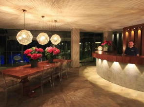 Sun City Apartments & Hotel