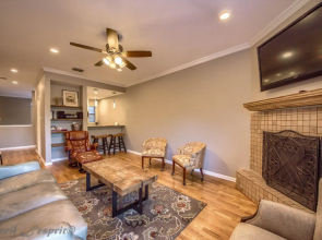 The Float Inn 3 CW B209