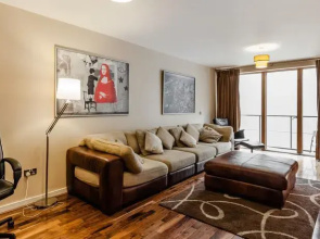 Hanover Dock Apartment