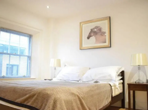 2 Bedroom Apartment Near Grafton Street
