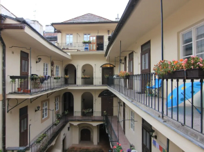 1 Bed Flat - Sleeps 3 - Courtyard - Wifi