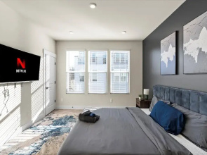 3BR King Townhouse Rooftop in Uptown CLT