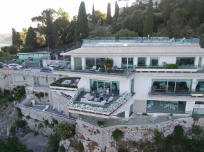Mon Repos Luxury Suites