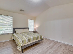 Bright Decatur Townhome ~ 10 Mi to Atlanta!