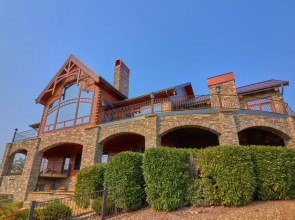 Journey's End, 5 Bedrooms, Sleeps 12, Private Outdoor Pool, Theater, Sauna