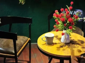 Baiwei Themed Hotel