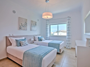 Central Lagos Spacious Apartment by Ideal Homes