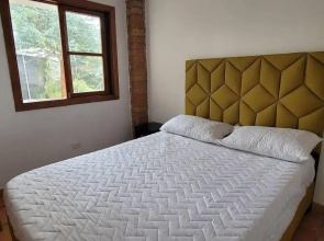 Amazing Medellín Views, Modern Villa with Jacuzzi