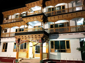 Hotel Caravan Centre