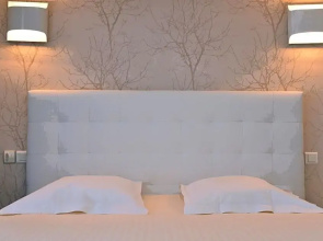 Square Hotel