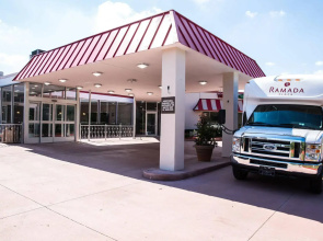 Ramada Plaza Chicago North Shore