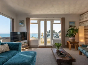 Seaside Escape at Looe Apartment