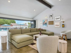Quinta Green by Avantstay Modern Home w/ Pool, Spa & Golf Course!