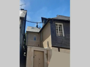 La Villa LIMOUSTA - Maison au cœur du centre historique - Jacuzzi-balneo & Sauna - cour extérieur privative - 350m du vieux bassin & 10min de la plage