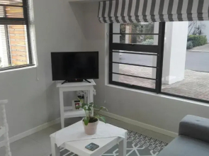 Two Vines Romantic Guest Studio (Adults Only)