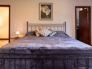 Casa ampla com piscina e churrasqueira