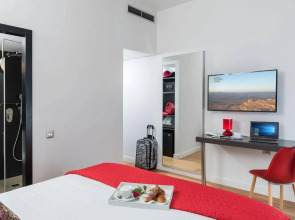 Sea Side by Zvieli Hotels