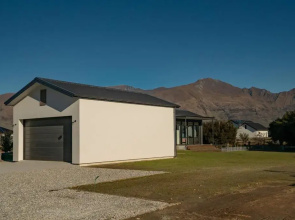 Bull Ridge Escape - Wanaka Holiday Home