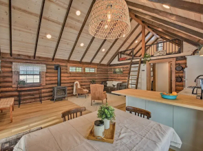 Serene Kootenai Cabin - 3 Mi to Dtwn & River!