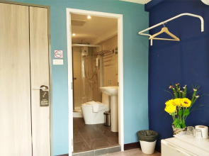 Sleep With Me Bangkok - BTS Phra Khanong