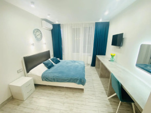 Вокруг света на улице Революции 1905 года