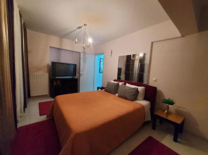 One bedroom apartment new with large living room