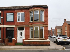 4-BR Liverpool House Free Parking