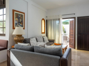 Las Carabelas 8, next to the Sea and all Amenities