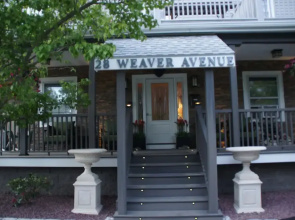 Admiral Weaver Inn