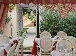 Отель Tre Archi