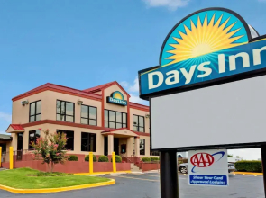 Days Inn By Wyndham Lawrenceville