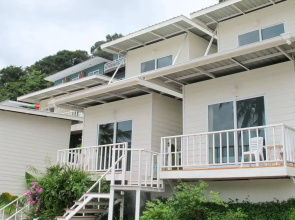 Phi Phi Uphill Cottage