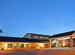 AmericInn by Wyndham Manitowoc