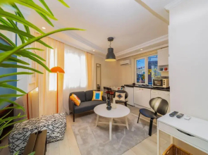 Vibrant and Central Apartment in Muratpasa