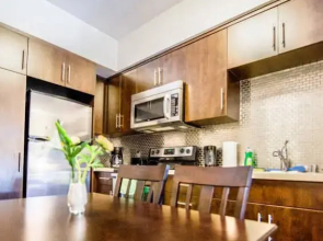 Mccadden Place Apartment