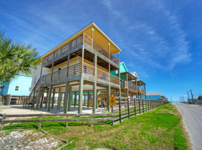 6bdr, Balcony w/ Bay View, Shared Pool + Boat Dock Keeper Red by Avantstay