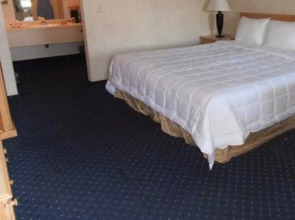 Econo Lodge Inn & Suites Central