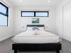 WoW Factor!luxe 4BR Townhouse@glen Waverley