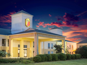 Super 8 by Wyndham Clemmons/Bermuda Run/Winston-Salem I-40
