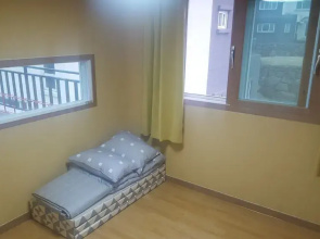 D2 House