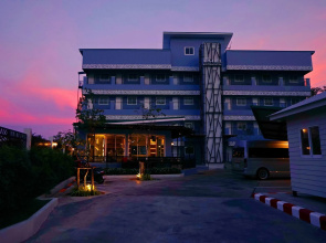 APA-TREE Boutique Hotel