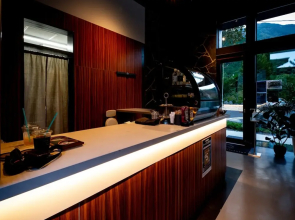 Umegashima Drive-In & Sauna Villa