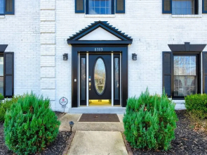3BR Modern Home w Pool Sunroom National Harbor, Fort Washington