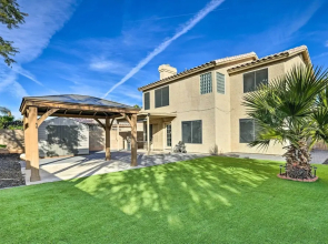 Chandler Home w/ Yard & Grill: 3 Mi to Downtown!