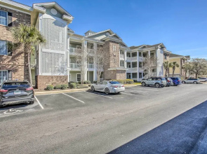 Screened-in Patio: Myrtle Beach Golf Condo