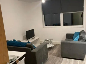 #0210 Lovely 1 bedroom apartment - Free parking